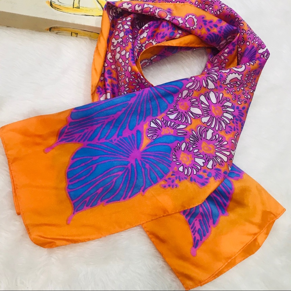 ✔️Scarf Bold and Colorful